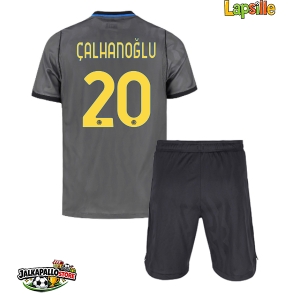 Inter Milan Hakan Calhanoglu #20 Kolmaspaita Lapsille 2026-27 Lyhythihainen (+ shortsit)